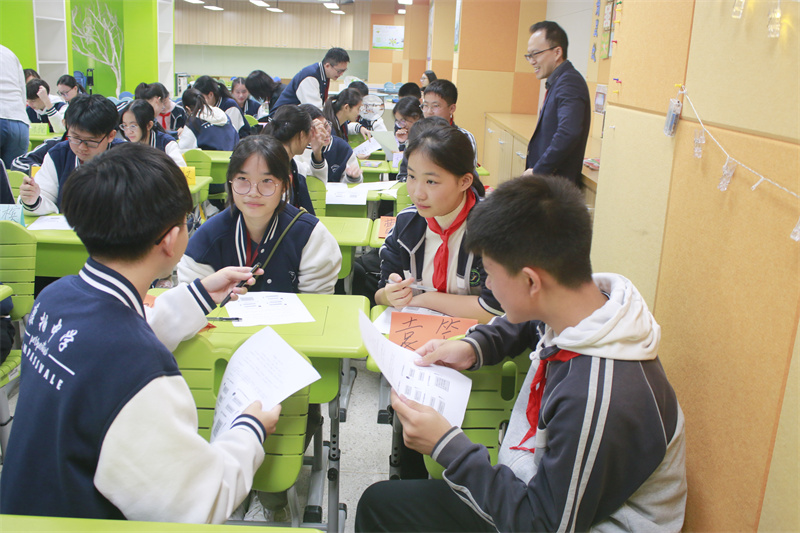 32b3bee210184cdda5666c5556ba71e0.jpg